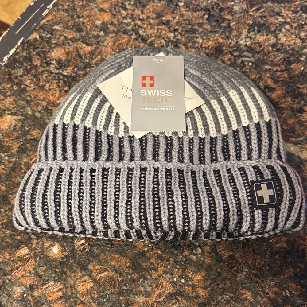 Unisex Swiss Tech Black & Gray Knit Beanie  S - M  NWT 3M Thinsulate Insulation